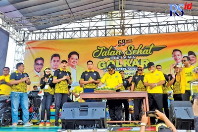 Wasekjend DPP Partai Golkar Dico M. Ganinduto saat perayaah HUT Golkar. (DEVI KHOFIFATUR RIZQI/ JAWA POS RADAR SEMARANG)
