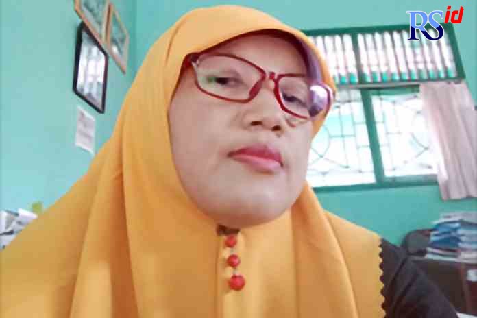 Titik Sumarni, S.Sn.