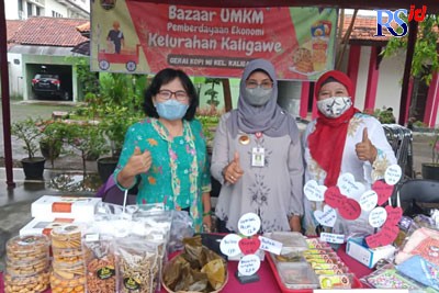 Warga RW 01 Kelurahan Kaligawe siap mengikuti Lomba Kampung Hebat 2022 untuk kategori Kampung Kreatif dan Inovatif. (FIGUR RONGGO WASSALIM/ JAWA POS RADAR SEMARANG)