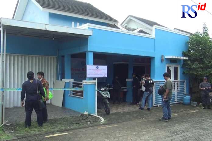Rumah di Kawasan Perum Green Wood Kota Semarang disita petugas BNNP Jawa Tengah. Aset senilai Rp 800 juta ini dibeli dari hasil kejahatan narkotika. (NURCHAMIM/JAWA POS RADAR SEMARANG)