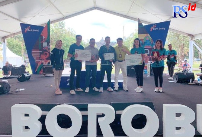 Kepala Kantor BPJamsostek Semarang Majapahit Imron Fatoni (hijau) berfoto bersama Chief Executive Officer Rapel Berthy Jacob (dua dari kiri),  Asisten Deputi Direktur Bidang TI BPJamsostek Wilayah Jateng dan DIIY Tauchid Widyatmoko, dan Ketua SAMBA Hendra