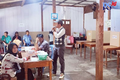 Pilkades di Desa Plumbon, Kecamatan Suruh. (NURFAIK NABHAN/Jawa Pos Radar Semarang)