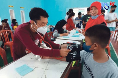 Kegiatan pemeriksaan Kesehatan di Kampung Keluarga Berkualitas dengan PKK Hebat RW 07 Kelurahan Mijen, Kecamatan Mijen. (Istimewa)