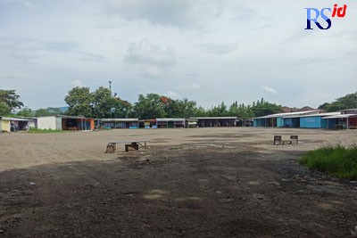 TKP pembacokan di pintu masuk Terminal Penggaron Semarang. (Istimewa)