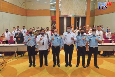 Jajaran pegawai Imigrasi Kelas II Non TPI Wonosobo dalam sosialisasi  di Hotel Atria, Magelang, Rabu (9/11). (Istimewa)