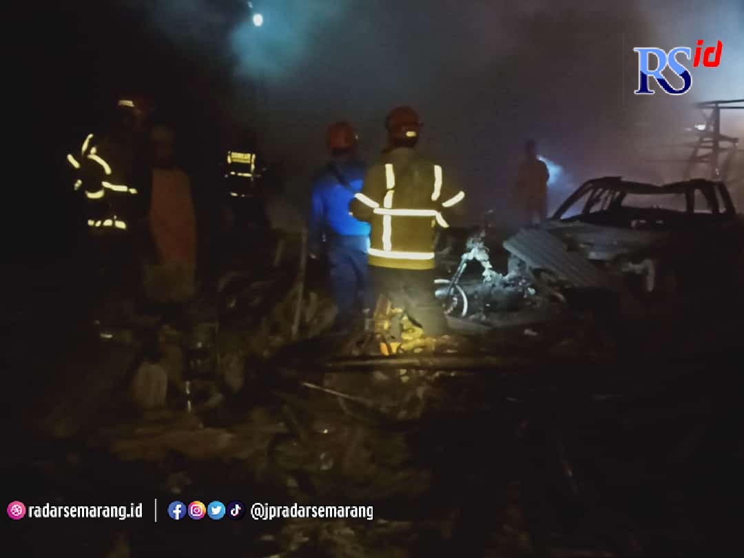 Gudang tembakau milik Saifudin di Dusun Klopo RT 02 RW 01, Desa Klopo, Kecamatan Tegelrejo terbakar Jumat (2/12/2022) malam. (Istimewa)