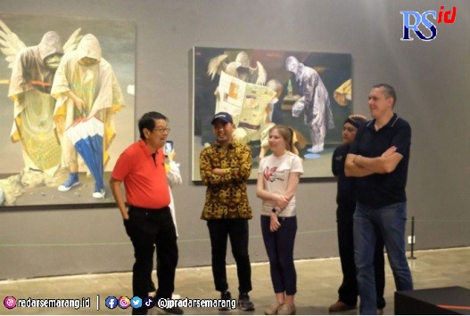 WISATA MUSEUM : Dua delegasi dari Tula State University berkunjung ke Museum OHD, dan bertemu dengan Dokter Oei Hong Djien. (Ist)