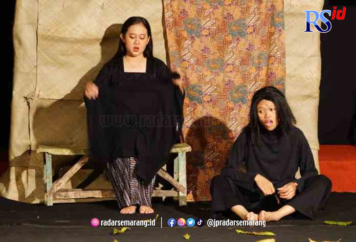 PEDULIKAN PERUBAHAN IKLIM : Pementasan naskah drama tetang keprihatinan atas perubahan iklim yang belum menjadi perhatian masyarakat Indonesia, meski sudah menjadi isu global.(DOKUMEN)