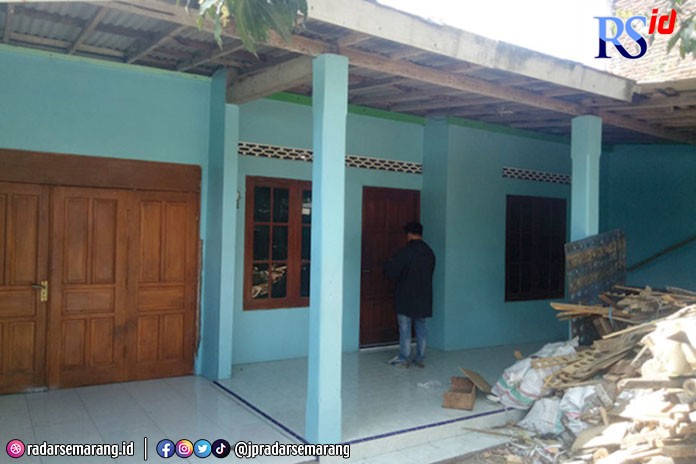 Kondisi rumah P di dekat petilasan Keraton Pajang tampak lengang. P ditangkap Densus 88 Antiteror. (SILVESTER K/RADAR SOLO)
