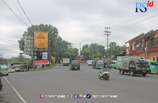 SUDAH DIBEBASKAN : Simpang Canguk, Kota Magelang yang akan dibangun flyover dan underpass untuk mengurai potensi kemacetan di daerah ini. (ROFIK SYARIF G P/RADAR MAGELANG)