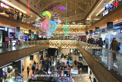 Mal Ciputra menggelar program selama liburan Nataru dan liburan sekolah mulai dari fashion show, cosplay, talk show, hingga lomba mewarnai. (NUR CHAMIM/JAWA POS RADAR SEMARANG)