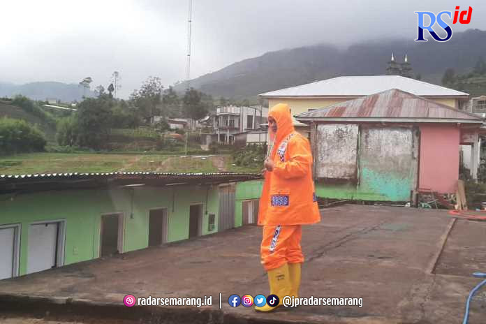 Basecamp pendakian Gunung Prau via jalur Wates rata dengan tanah karena terbakar pekan lalu (31/12). (Istimewa)