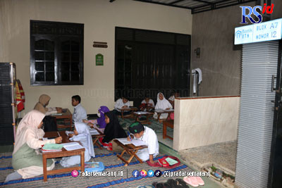 Anak-anak belajar Agama Islam dan membaca Al Qur