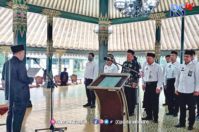 Para anggota Badan Penasehat Pembinaan dan Pelestarian Perkawinan (BP4) saat dilantik di Pendopo Selatan. (Istimewa)