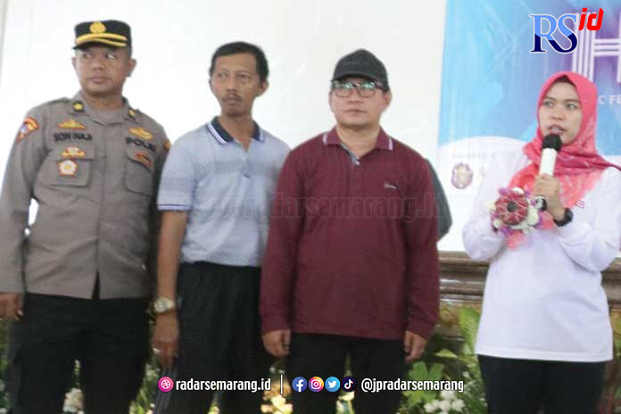 Bupati Demak dr Eistianah saat membuka even Halim Fest 2023 di Wisma Halim. (WAHIB PRIBADI/JAWA POS RADAR SEMARANG)