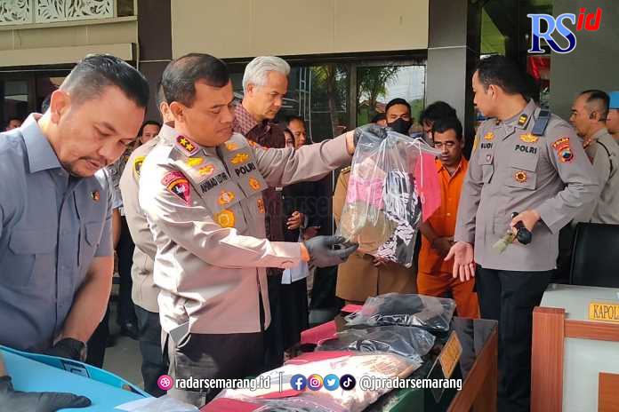 Ungkap kasus pencabulan oleh oknum pengasuh Ponpes terhadap para santriwatinya di Polres Batang. (RIYAN FADLI/JAWA POS RADAR SEMARANG)