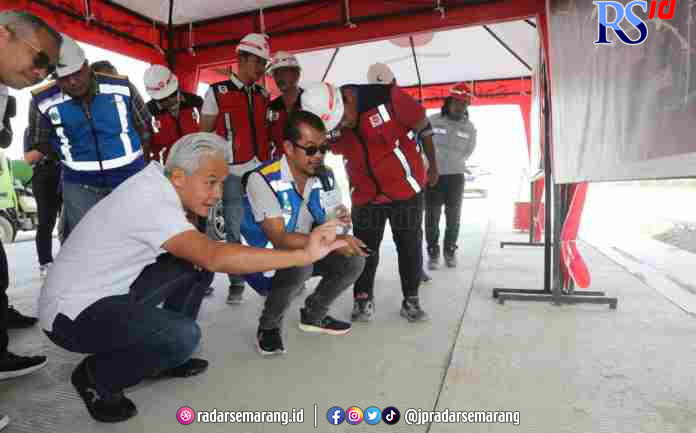 PERSIAPAN PASKAH : Gubernur Jateng Pranowo Ganjar usai mengecek persiapan Paskah di Gereja Santo Antonius Surakarta, Sabtu (8/4/2023). (ISTIMEWA)
