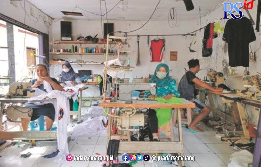 KAMPUNGNYA PENJAHIT: Salah satu usaha konveksi di Kampung Sodong RW 02 Kelurahan Purwosari. (DOK KELURAHAN PURWOSARI MIJEN)
