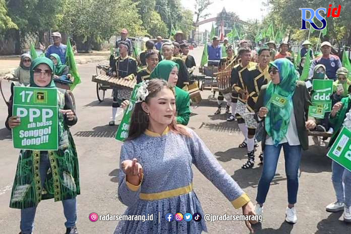 PAWAI: Arak-arakan angklung meramaikan pendaftaran bacaleg PPP