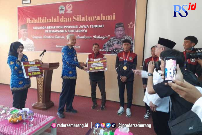Suasana pemberian apresiasi Atlet Jateng seusai berlaga Sea Games 2023 di Ruang Rapat KONI Jateng, Rabu (17/5). (FIGUR RONGGO WASSALIM/JAWA POS RADAR SEMARANG)
