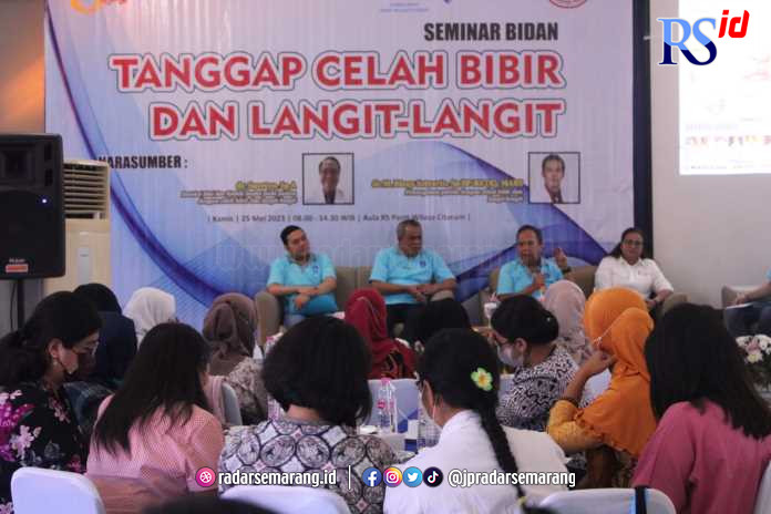 Para pembicara saat Seminar Bidan di Aula Rumah Sakit Panti Wilasa Citarum pada Kamis (25/5). (M. IQBAL AMAR/JAWA POS RADAR SEMARANG)