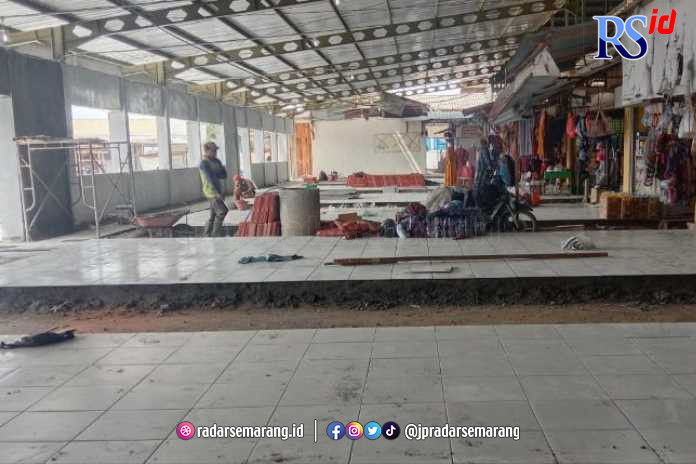 Diantara sudut Pasar Wonopolo Kecamatan Dempet yang sebelumnya direvitalisasi. (Wahib Pribadi/Jawa Pos Radar Semarang)