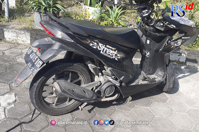 Kondisi sepeda motor korban kecelakaan di Jalan Lingkar Selatan (JLS) ruas Giriwoyo-Giritontro, Rabu (10/5). (IWAN ADI L/RADAR SOLO)
