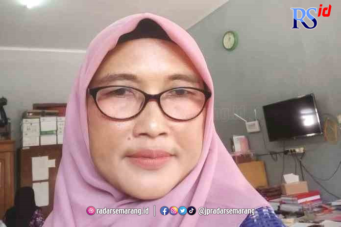 Eti Romadhona, S.Pd.SD