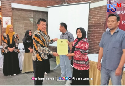 TETAPKAN DPT: KPU Kota Magelang menggelar rapat pleno rekapitulasi DPT untuk Pemilu 2024. (IST)