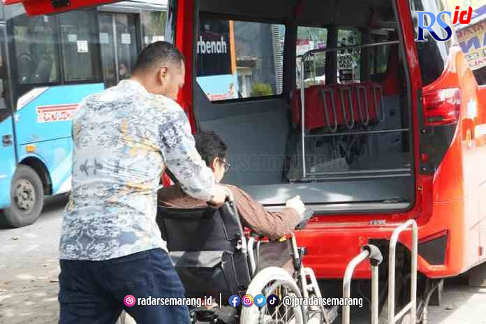 TINGKATKAN LAYANAN: Trans Semarang meluncurkan armada khusus untuk penumpang difabel yang menggunakan kursi roda. (DOK TRANS SEMARANG)