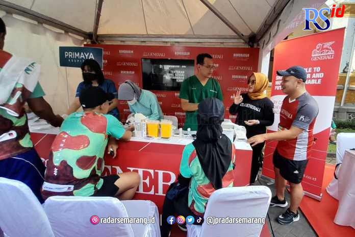 Suasana Medical Check Up Gratis di Friendship Run Semarang, Minggu (FIGUR RONGGO WASSALIM/JAWA POS RADAR SEMARANG)