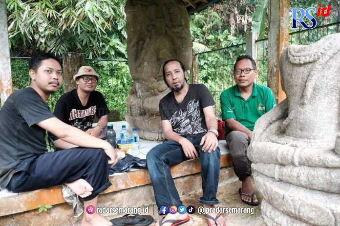 Komunitas Batang Heritage saat berkunjung ke situs-situs peninggalan bersejarah. (Istimewa)