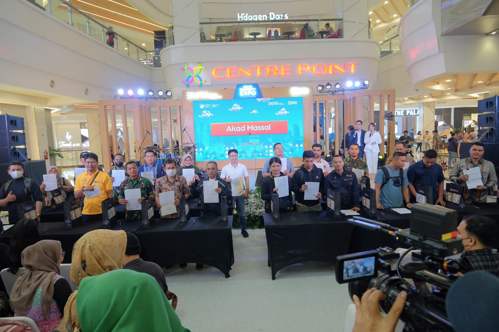Penandatanganan bersama dalam acara KPR BRI Property Expo 2023 di Medan