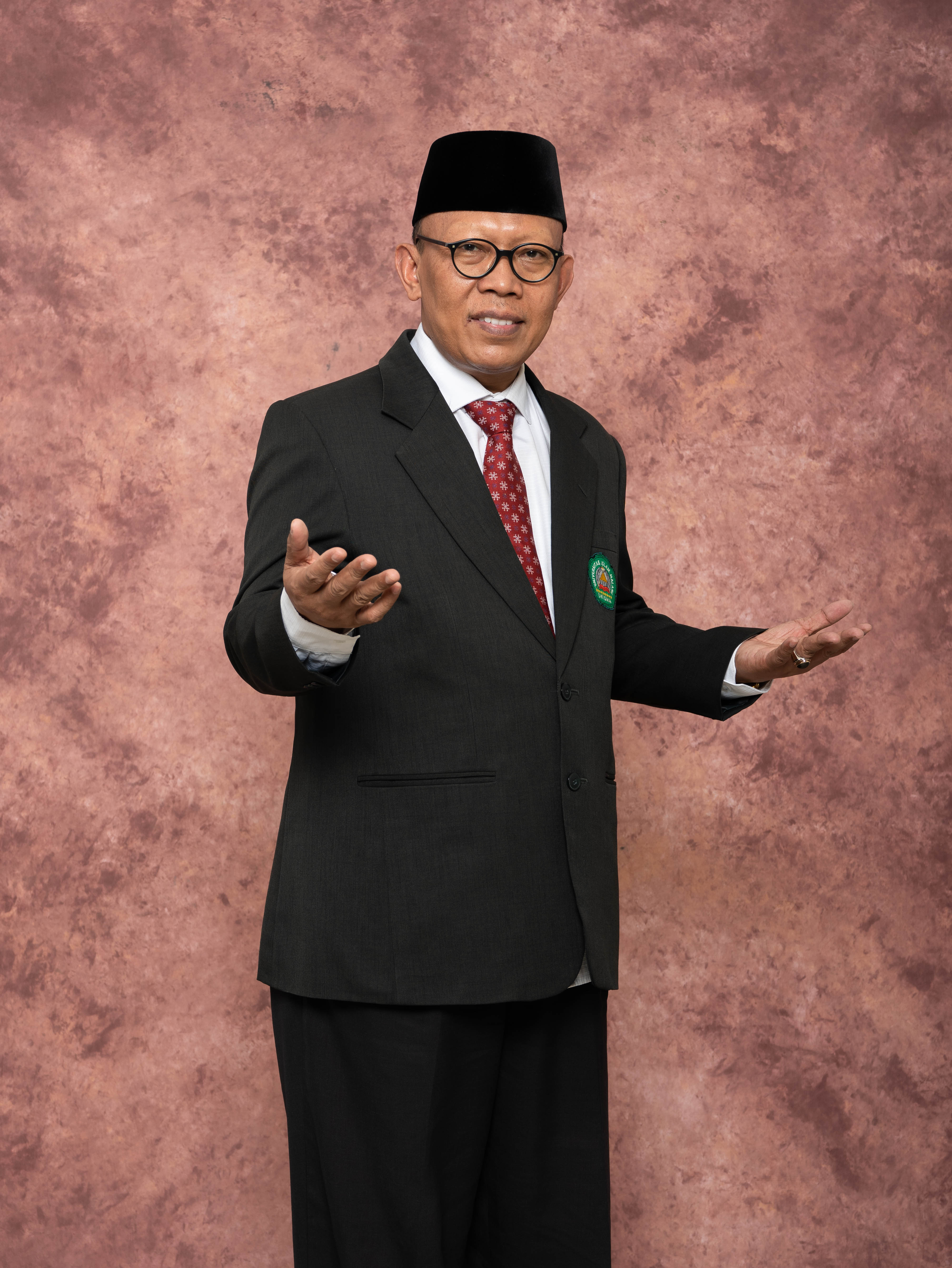 Rektor Unisma Prof. Dr. H. Maskuri, M.Si