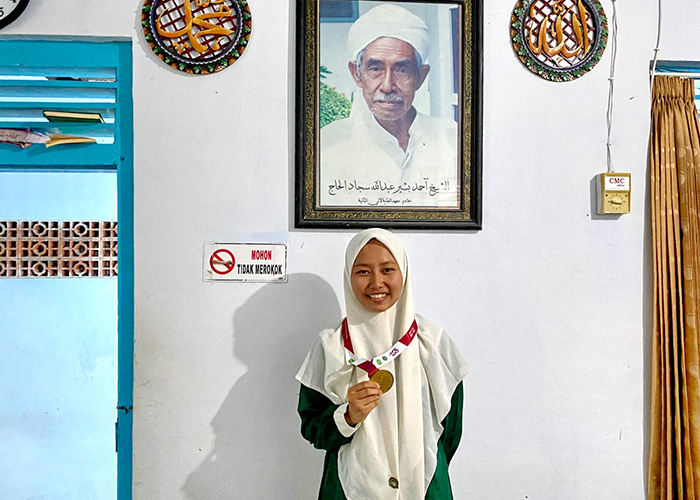 SANTRI BERPRESTASI: Santri Ponpes Annuqayah Latee Guluk-Guluk Arini Ridhaka meraih juara 1 Musabaqah Qiraatil Kutub Nasional (MQKN) 2023 bidang akhlak kategori putri.