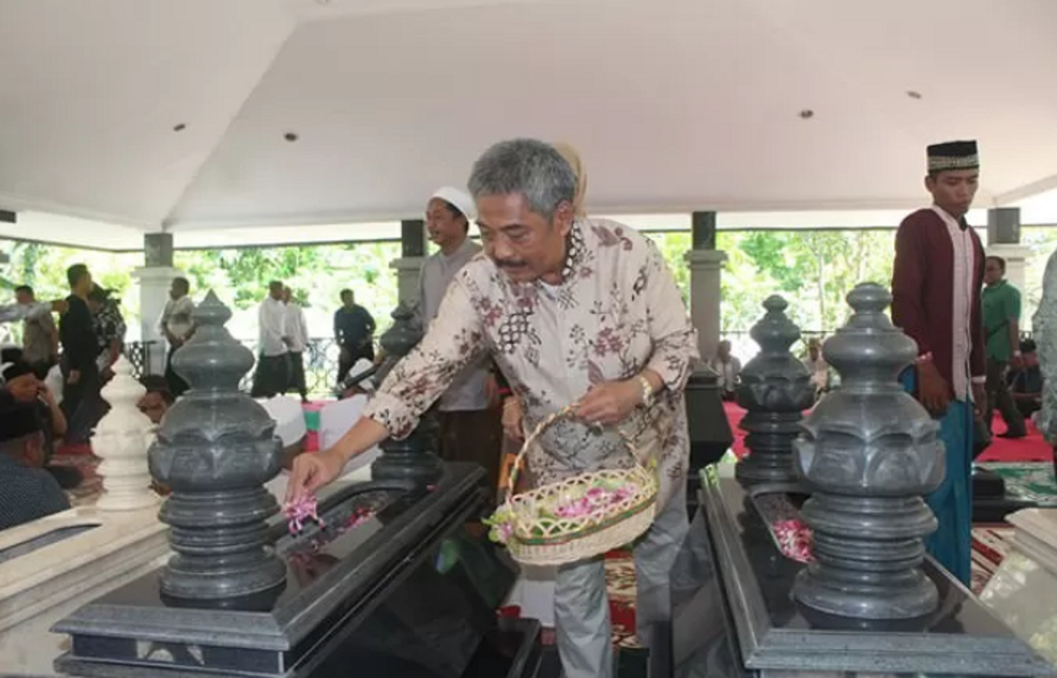 Mantan Bupati Sampang Noer Tjahja