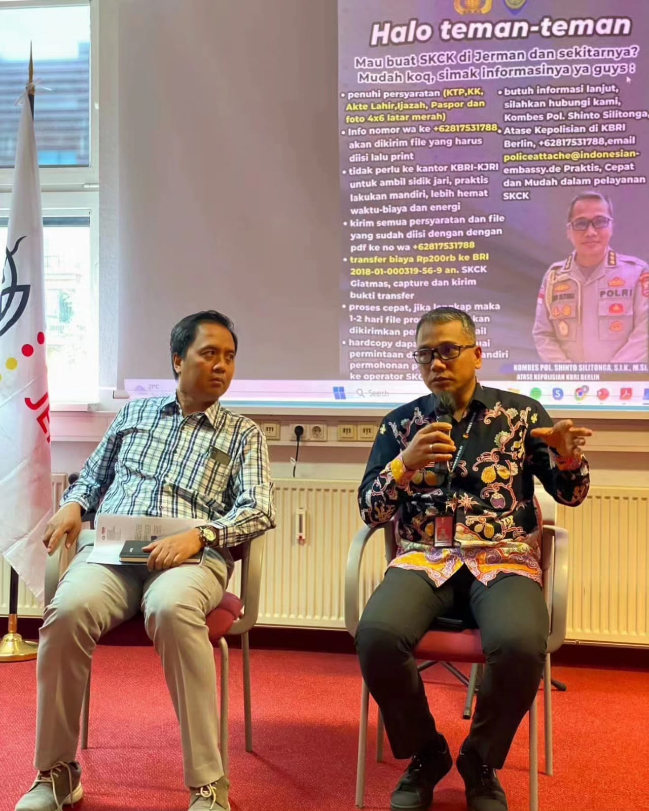 Atase Kepolisian KBRI Berlin Kombes Shinto Silitonga saat memberikan sambutan dalam Temu PPI di Berlin.