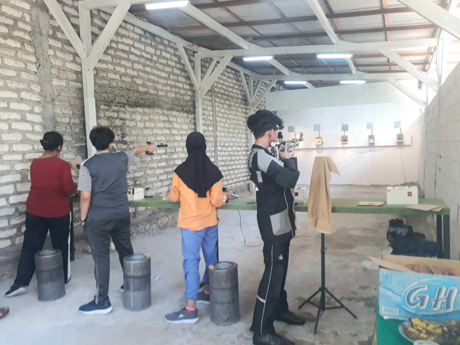 PUNYA TARGET: Atlet Perbakin Sampang mengikuti Puslatkab, Juli 2023. (PERBAKIN UNTUK JPRM)