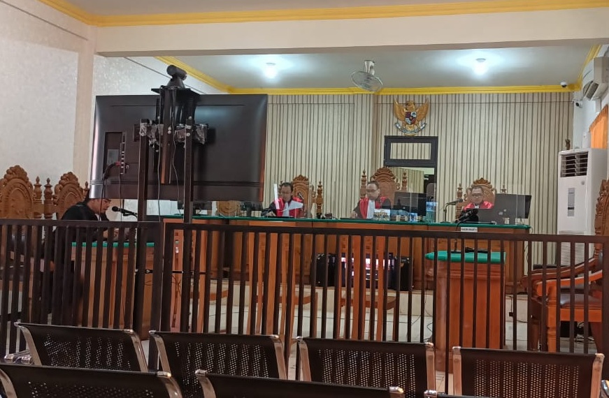 PROSES HUKUM: JPU Kejari Sumenep membacakan tuntutan kasus perlindungan anak di hadapan hakim pengadilan negeri, Selasa (29/8). (NADIANTO UNTUK JPRM)