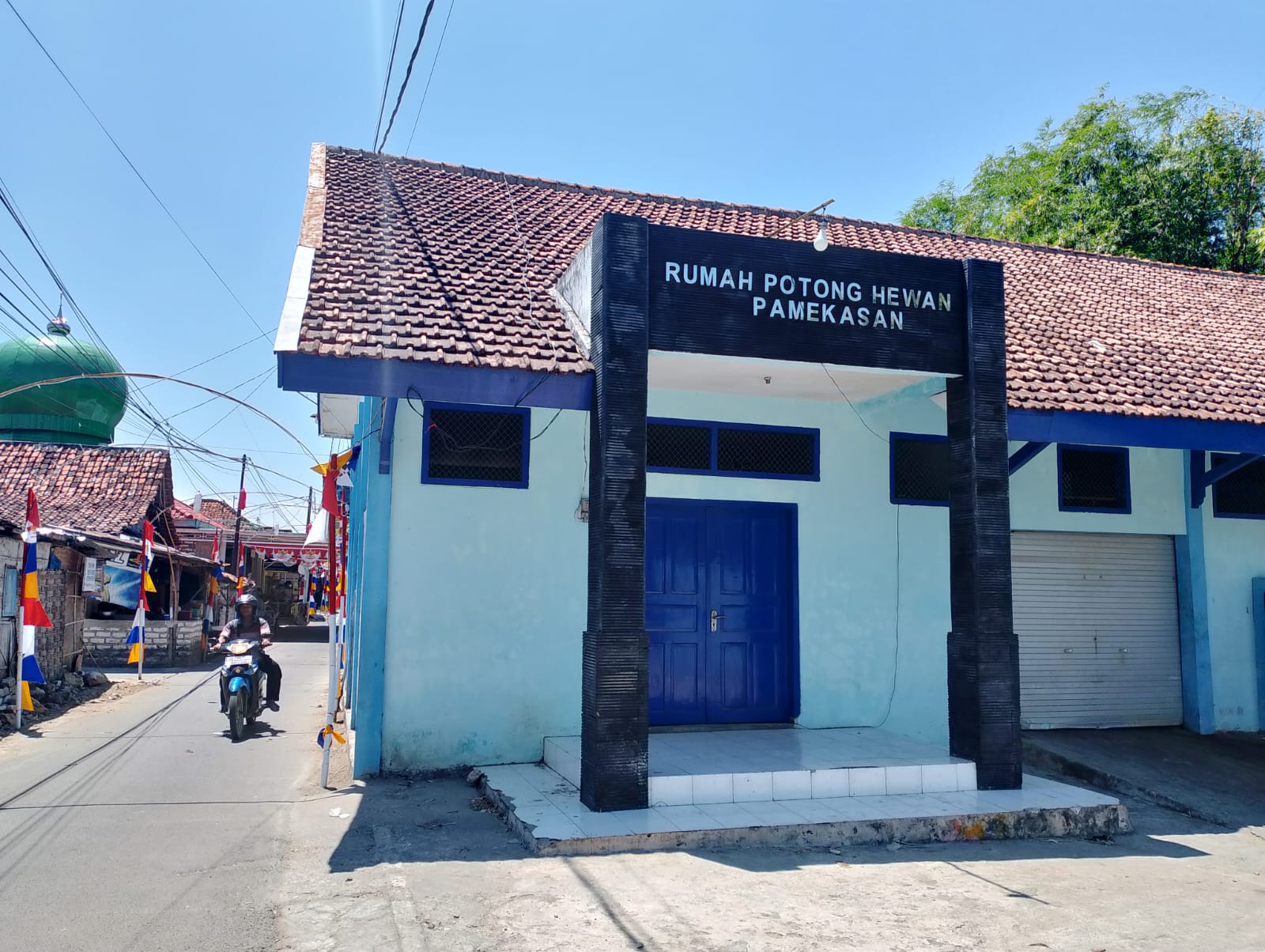 TUTUP: RPH Kota Pamekasan di Jalan Jagalan, Nomor 10 Pamekasan, Selasa (29/8). (UBAIDILLAHIR RAIE/JPRM)