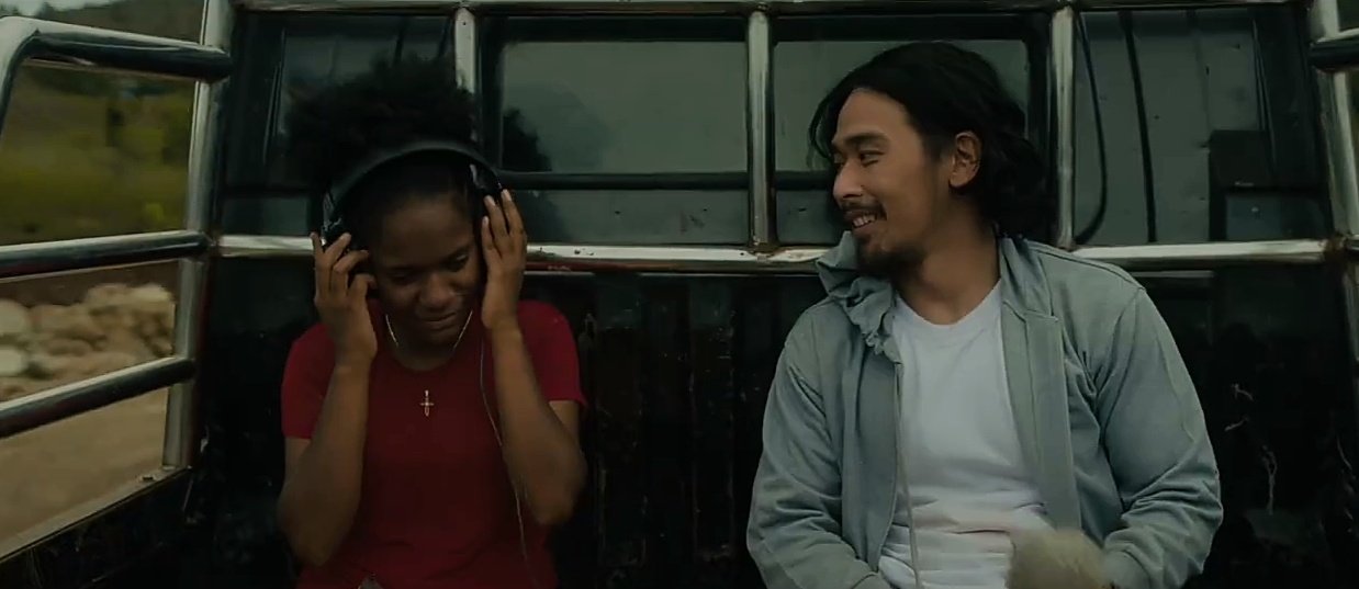 Interaksi Orpa dan Ryan dalam film Orpa