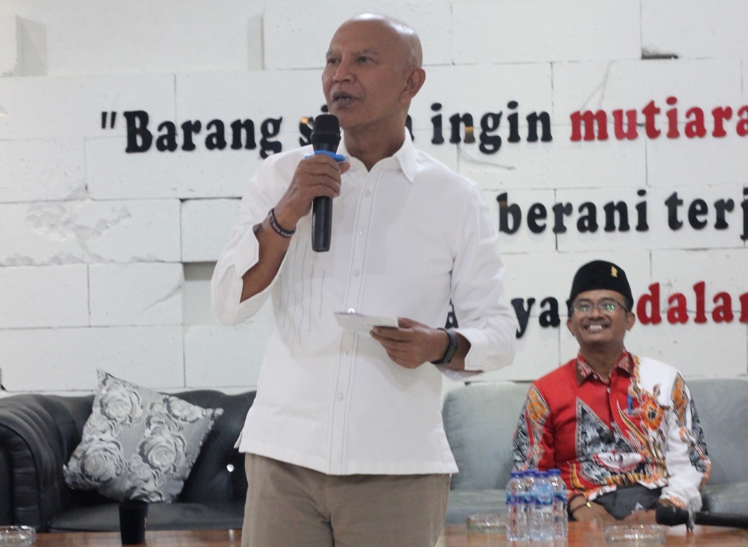 MH Said Abdullah berikan pengarahan.
