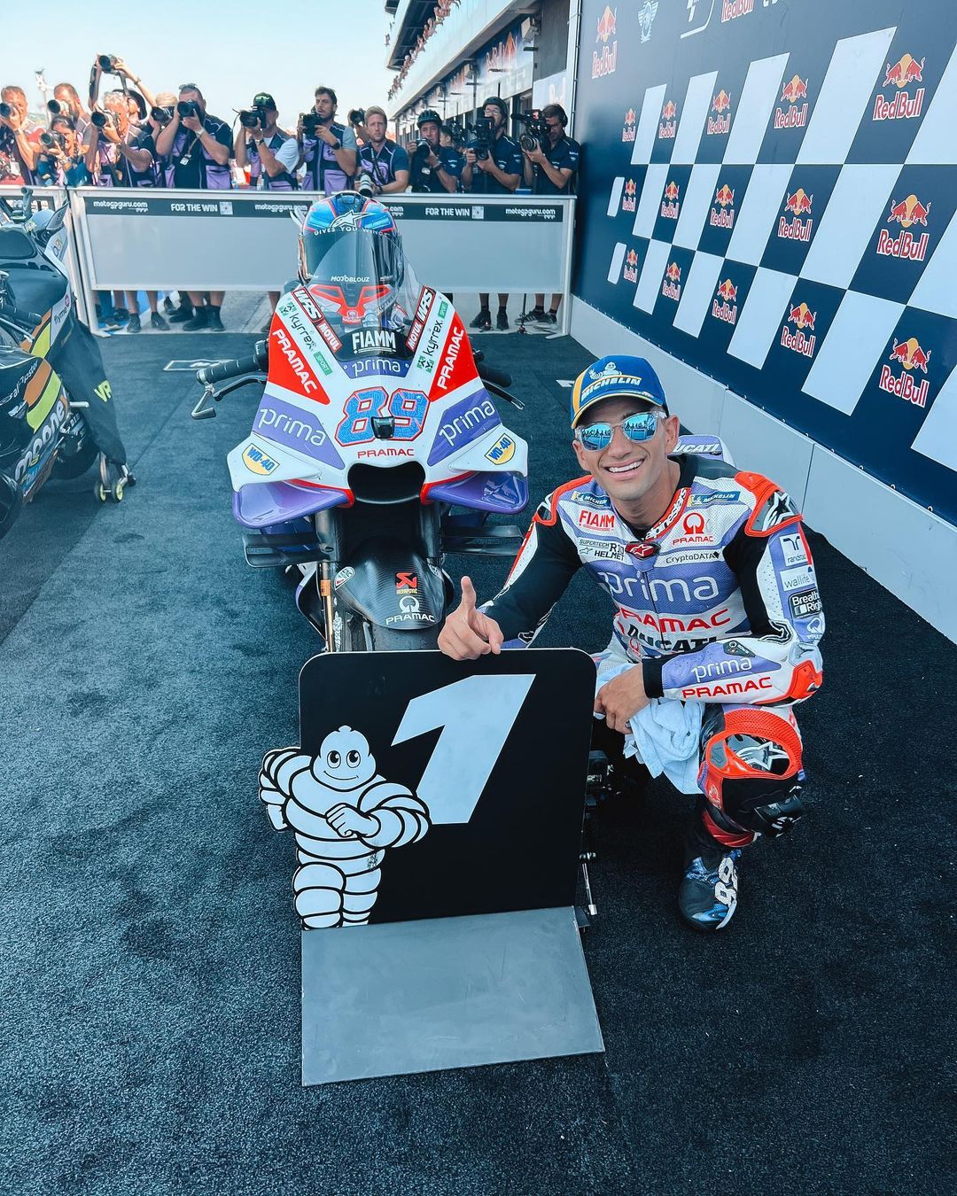 Jorge Martin berpose usai melakukan balapan utama MotoGP San Marino. (Instagram: @89jorgemartin)