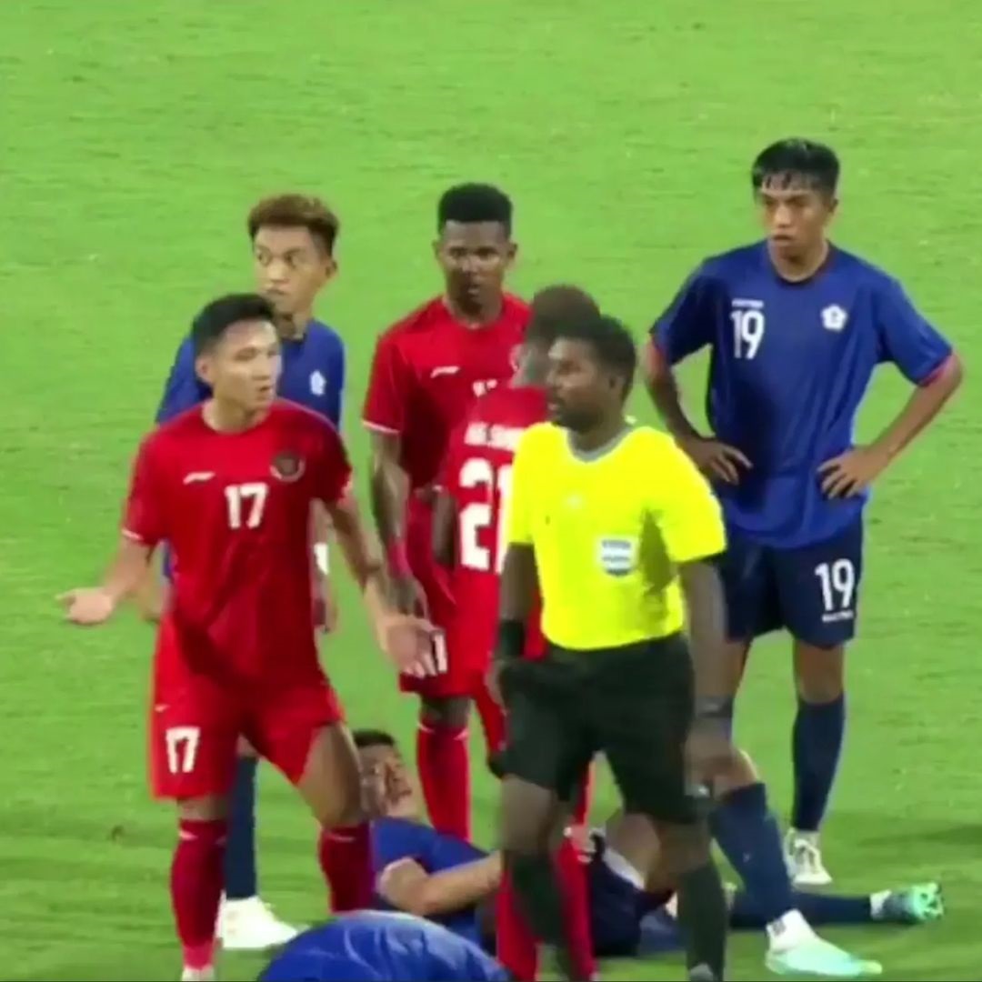 Indonesia terpancing, pemain Chinese Taipei mengulur-ulur waktu. (Instagram: @sepakbolaid)