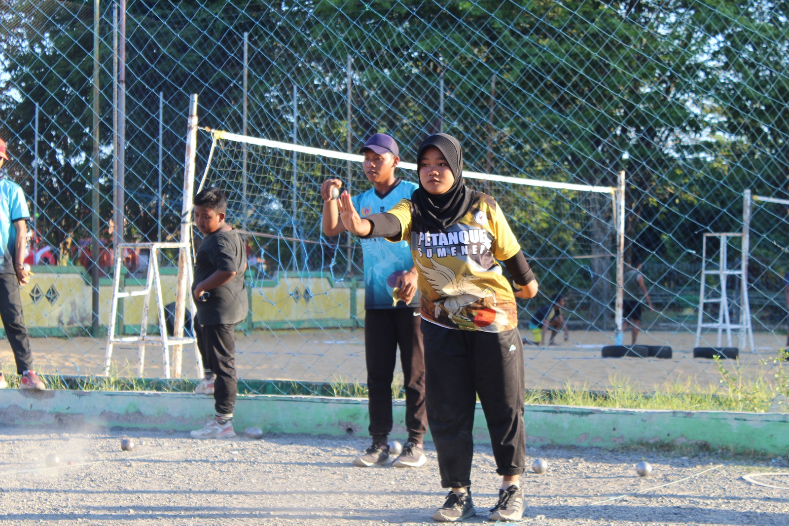 FOKUS: Atlet FOPI Sumenep melakukan latihan di area Gor A. Yani, Kecamatan Kota Sumenep, Jumat (15/9).&nbsp;(MUHAMAD ERWIN MAULIDIN M/JPRM)