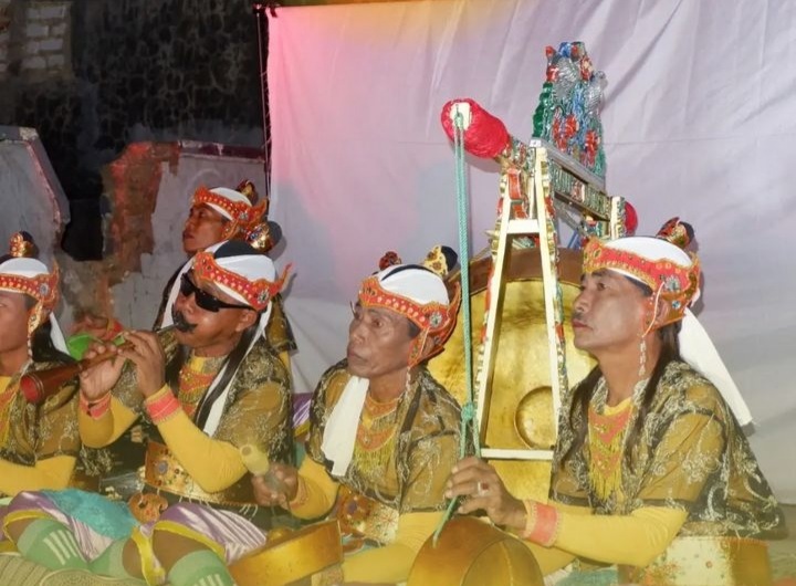 TRADISIONAL: Saronen alat musik tradisional khas Sumenep (SARONEN.SUMBERBARU UNTUK RADARMADURA.ID)