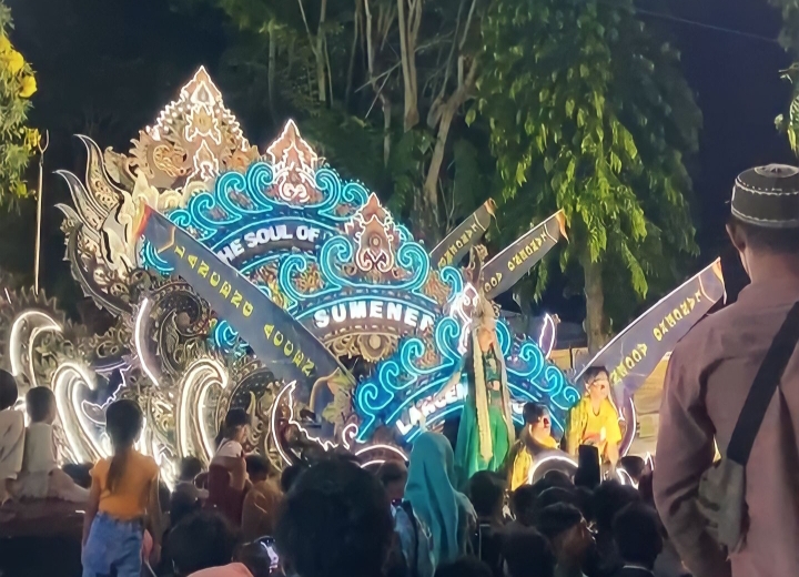 SPEKTAKULER: Festival Musik Tongtong Se-Madura 2023 dalam rangka memperingati Hari Jadi Ke-754 Sumenep. (Fadila An Naila untuk RadarMadura.id)