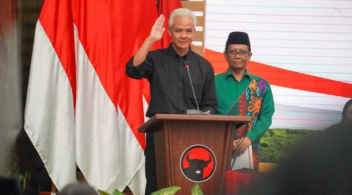 VISIONER: Ganjar Pranowo berdampingan dengan bacawapres Mahfud MD di pilpres mendatang (Instagram @mohmahfudmd untuk RadarMadura.id)