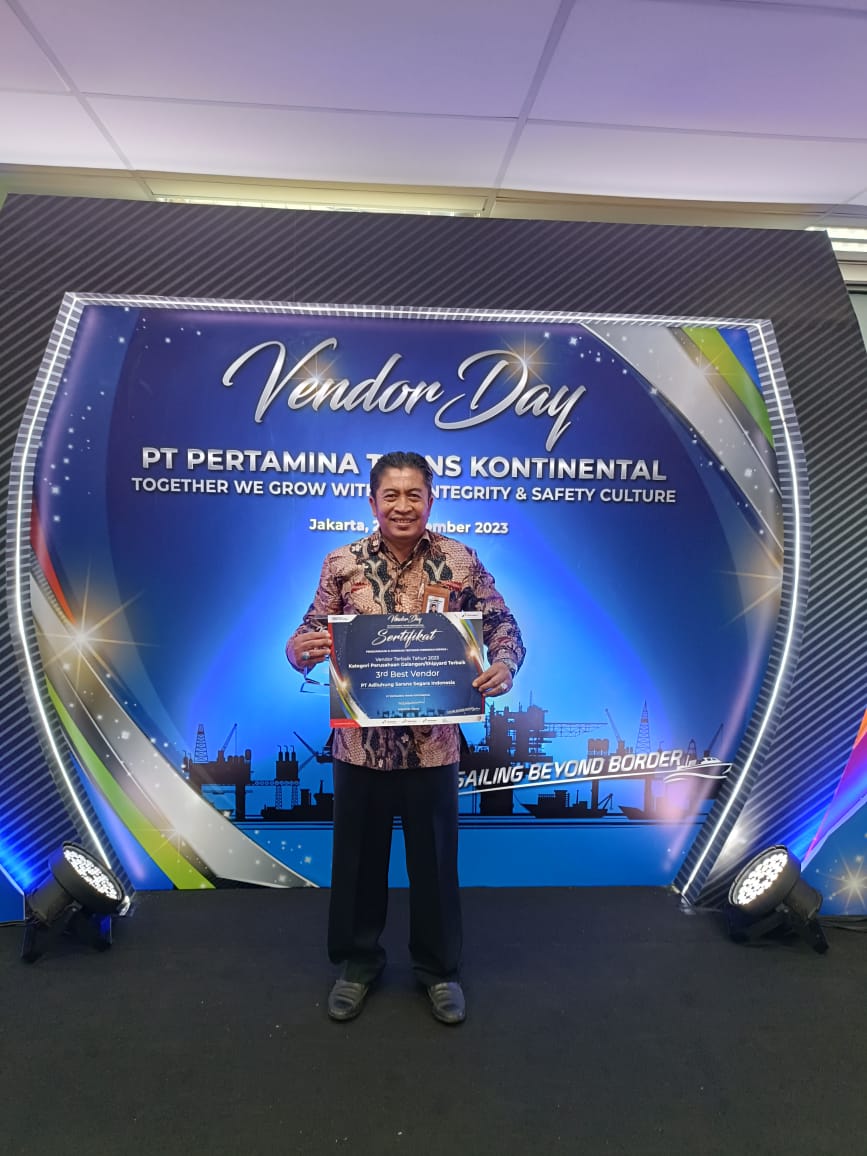 Penghargaan The Best Vendor oleh PTK, diterima oleh Bapak Amrullah, SE, Direktur SDM & Umum.