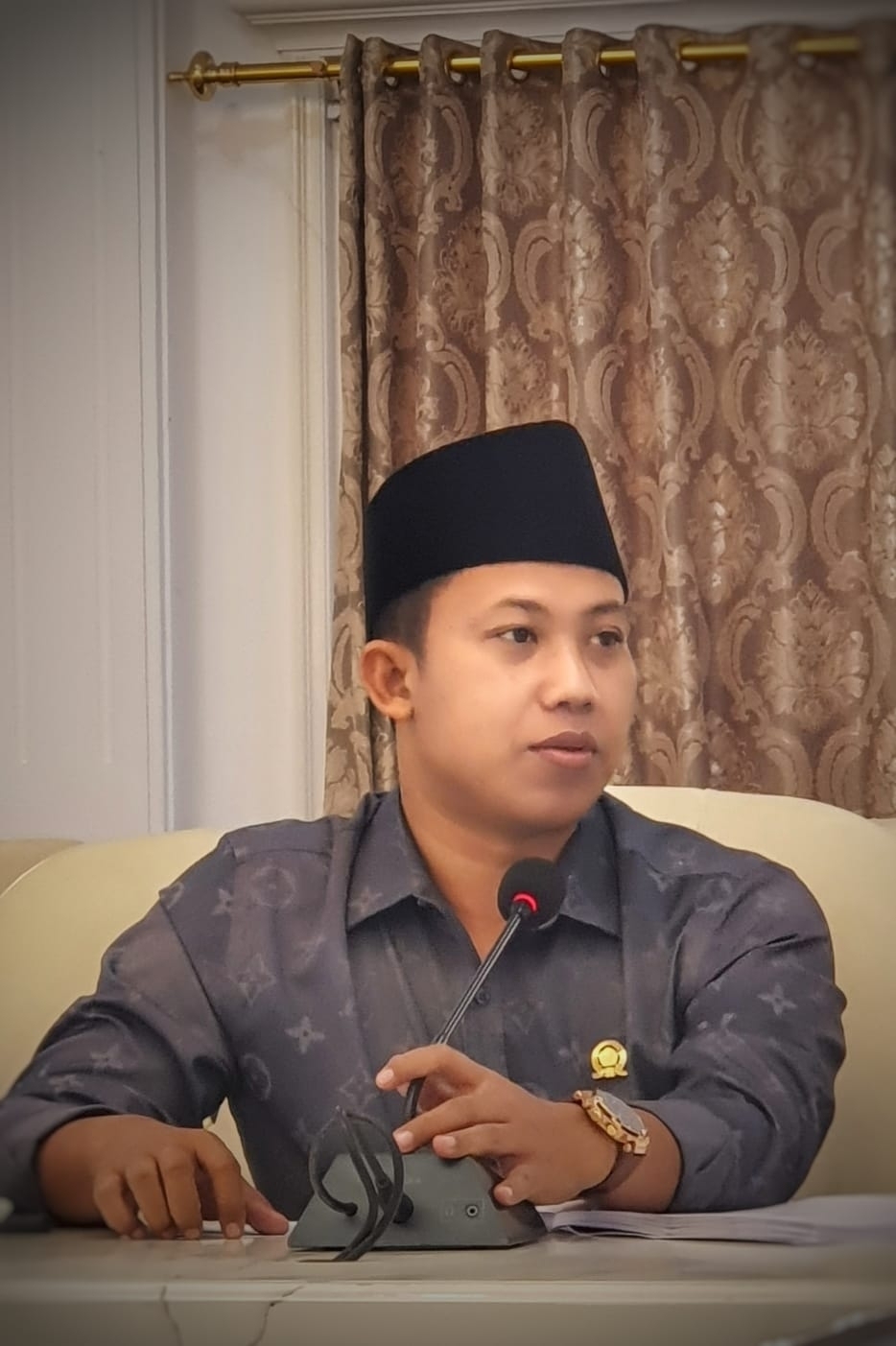 RAPAT: Ketua Pansus Perumdam Tirta Jaya Pamekasan Rida&rsquo;i. (DPRD PAMEKASAN UNTUK JPRM)